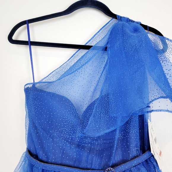 NWT Violet Weekend Juniors One-Shoulder Glitter Organza Ballgown in Azure Blue - Picture 4 of 11